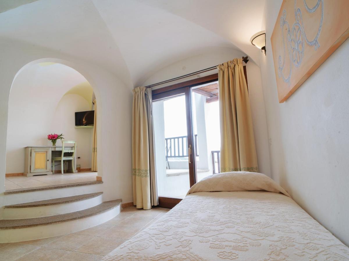 Hotel Pedra Santa Baja Sardinia Ngoại thất bức ảnh