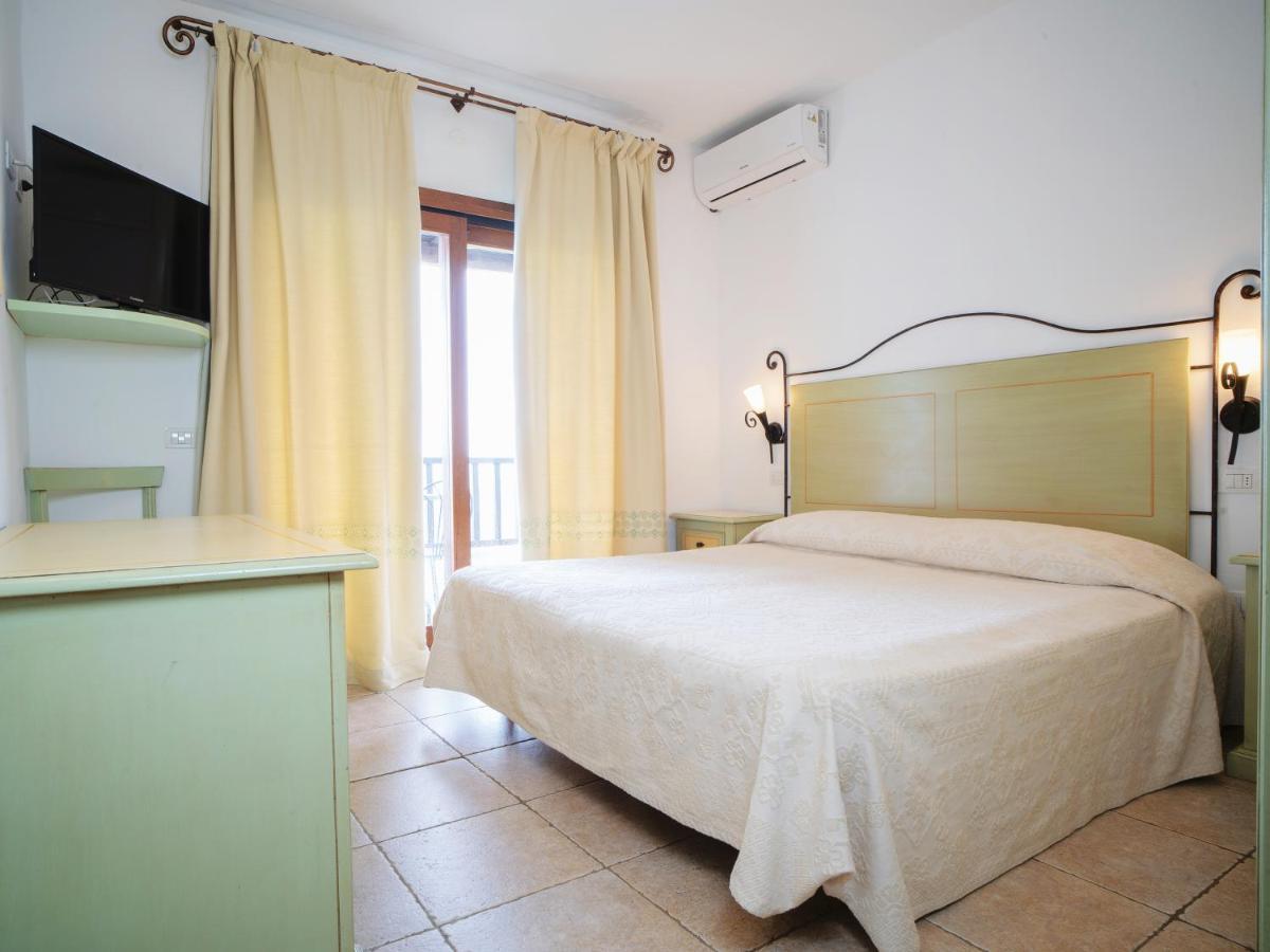 Hotel Pedra Santa Baja Sardinia Ngoại thất bức ảnh