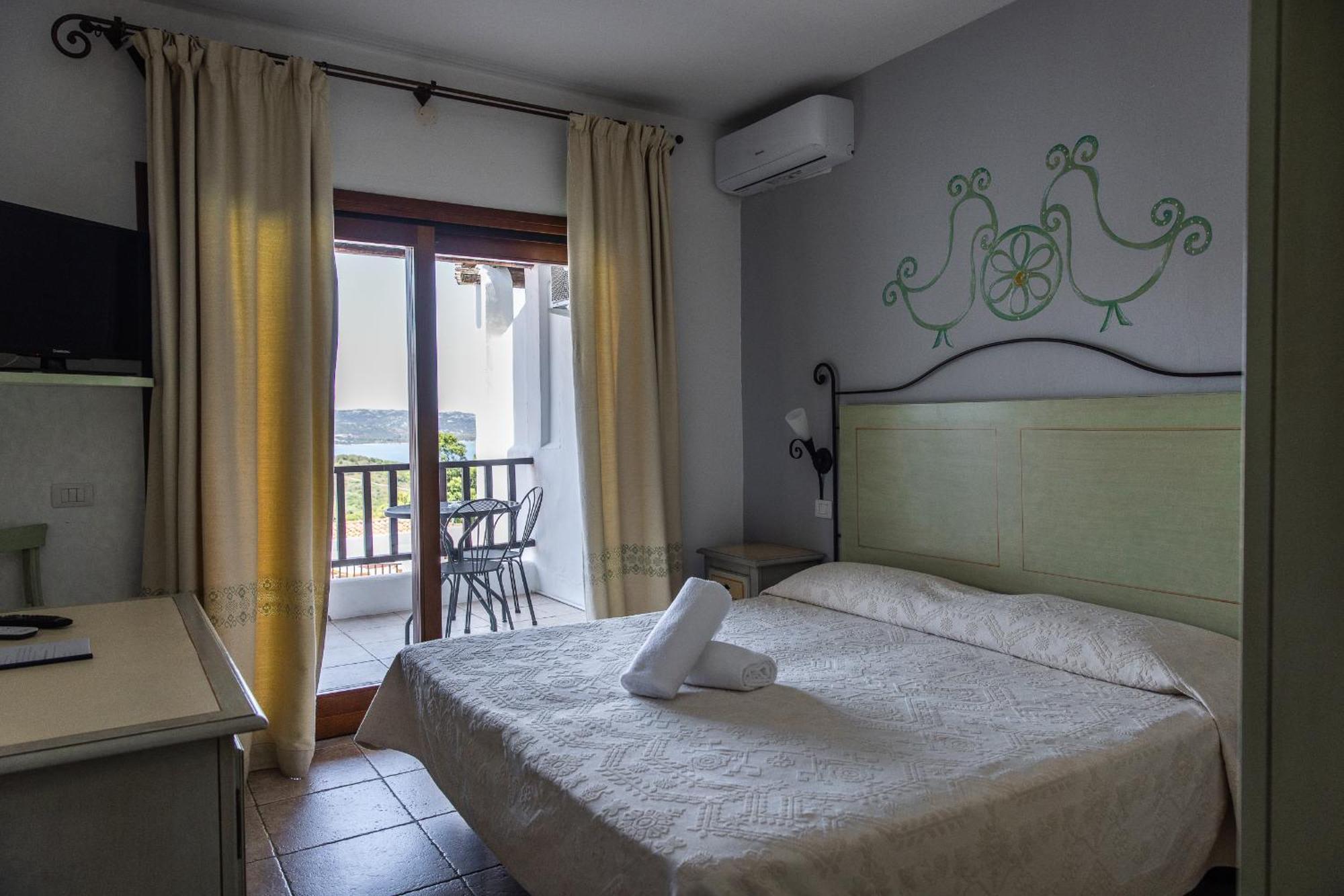 Hotel Pedra Santa Baja Sardinia Ngoại thất bức ảnh
